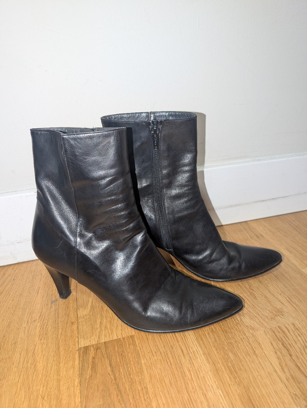 Stuart Weitzman Black Pointed-Toe Leather Ankle Boots with Side Zip